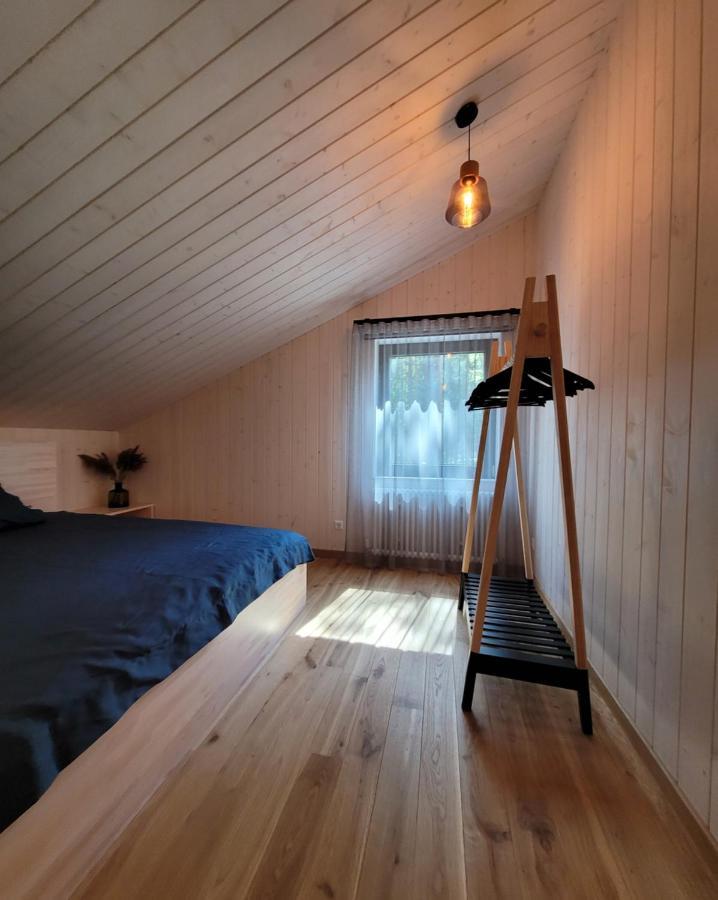 Beach House Trimpas Ungeni Exteriör bild