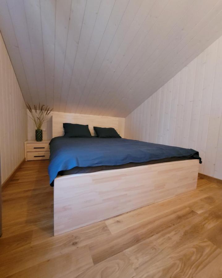 Beach House Trimpas Ungeni Exteriör bild